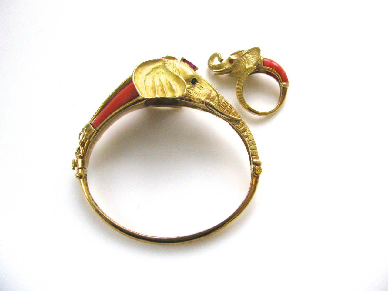 Coral Gold Mama and Baby Elephant Suite