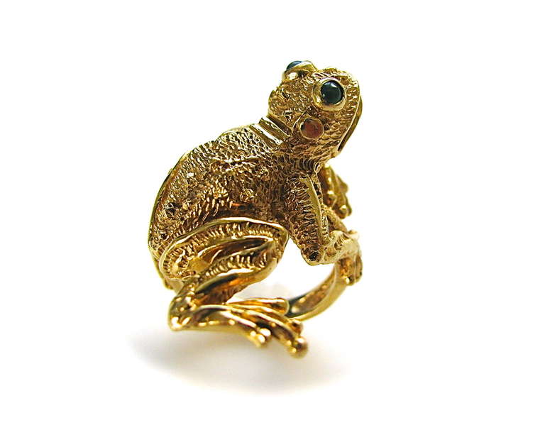 A charming Kurt Wayne Frog ring. The  1 1/4' x 1 1/8