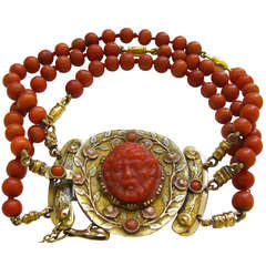An Antique Gold and Coral Bracelet 9