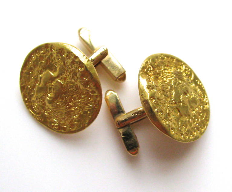 Salvador Dali for Piaget, a smart pair of gold cuffllinks. Each 1