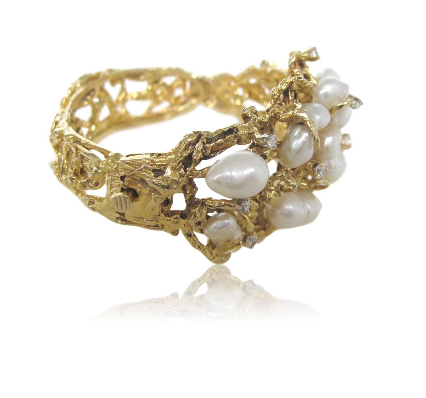 Gold Pearl Diamond Bracelet  In Excellent Condition In Cincinnati, OH