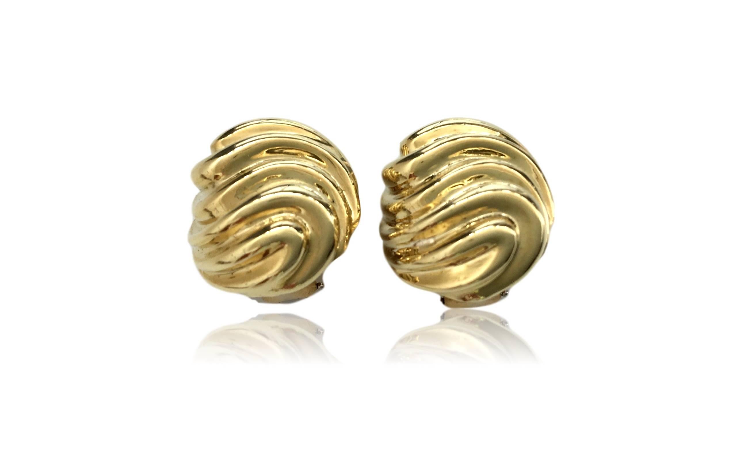 1978 Van Cleef & Arpels Gold Earclips 2