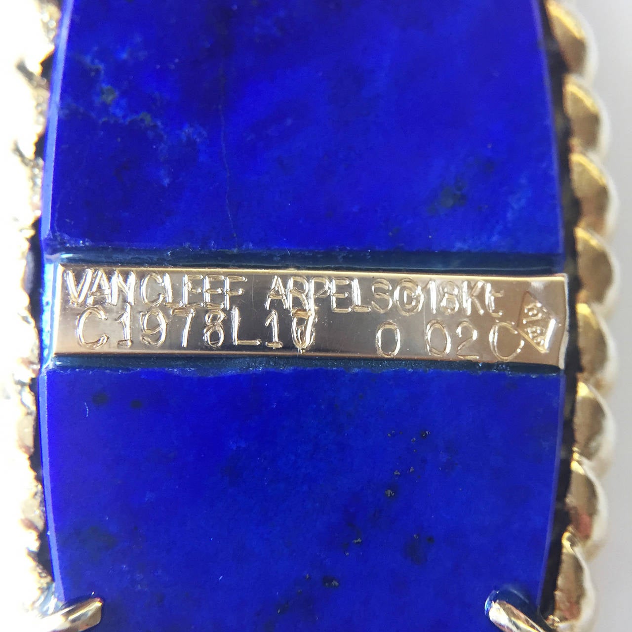 Van Cleef & Arpels Lapis Lazuli Gold Anchor Pendant In Excellent Condition In Los Angeles, CA
