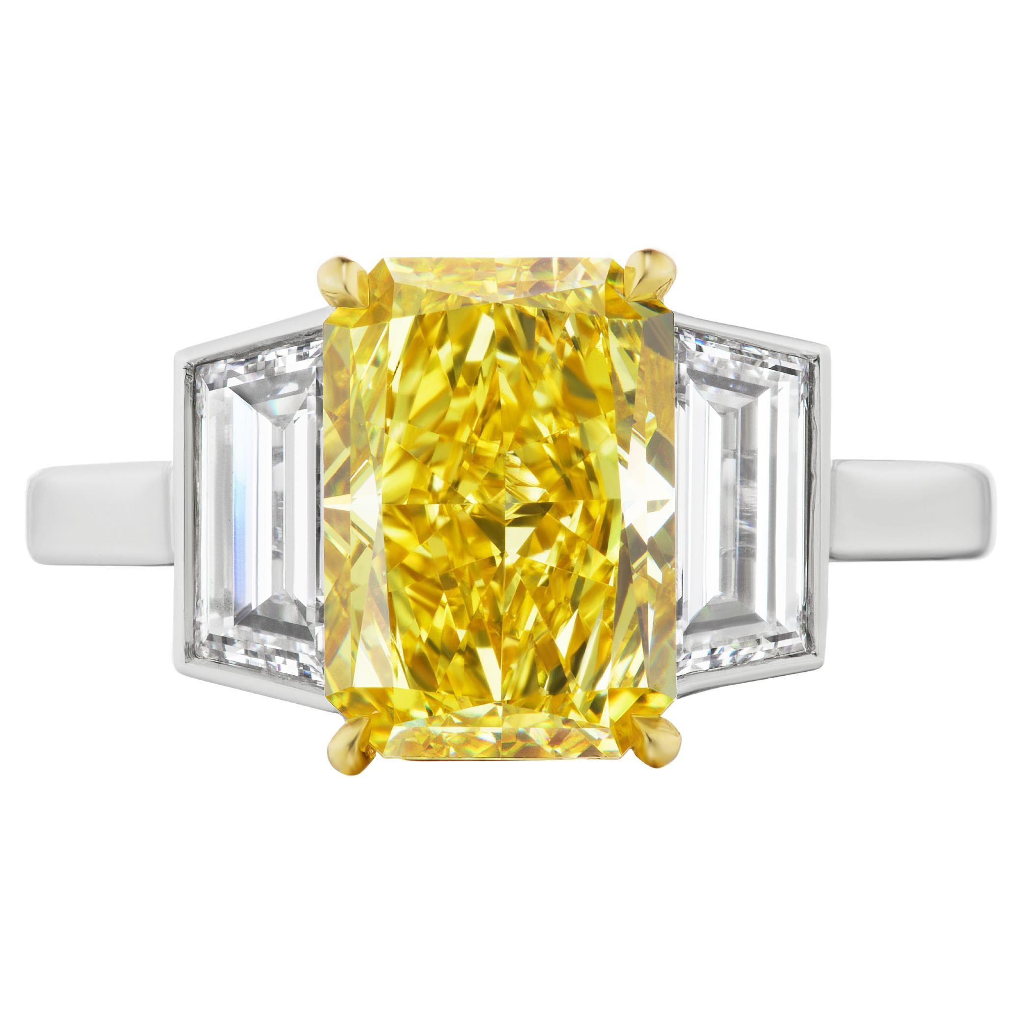 GIA 3.24 Carat Vivid Yellow Radiant-Cut Diamond 18K Gold Platinum Ring