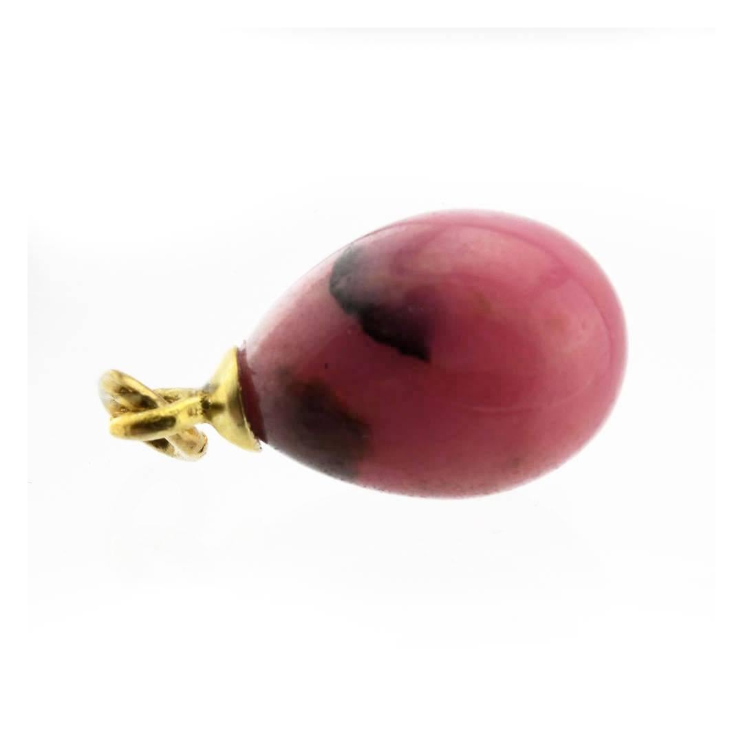 Antique Russian Carved Semiprecious Rhodonite and Gilded Silver Pendant Egg In Excellent Condition In Redmond, WA