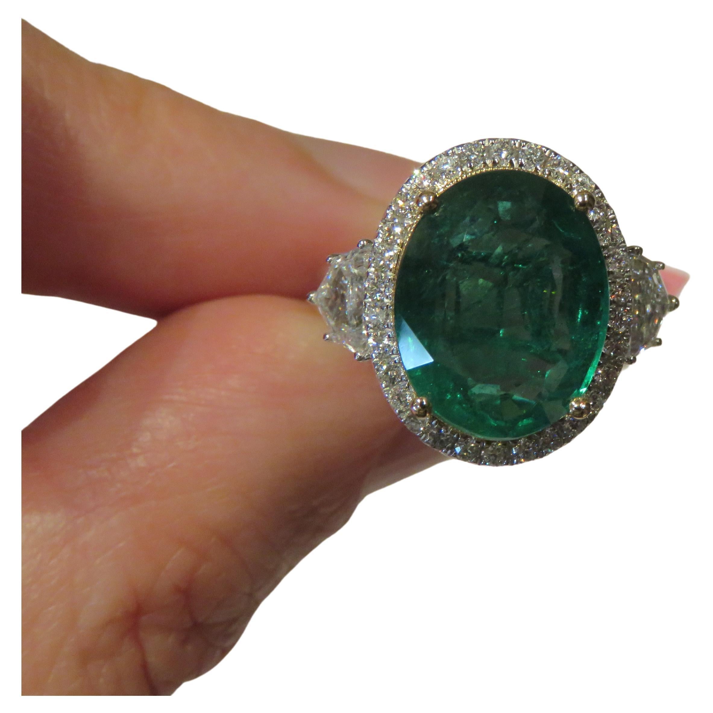 NWT $107, 546 18KT Gold Gorgeous Large Fancy Natural Emerald Diamond Ring For Sale