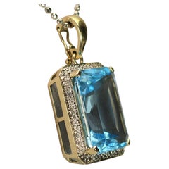 Very Large Vario Clip Pendant 585 White and Yellow Gold, Swiss Blue Topaz