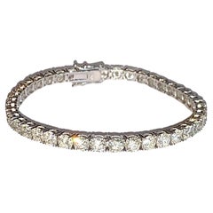 10 Carat Diamond Tennis Bracelet in 18 Karat White Gold
