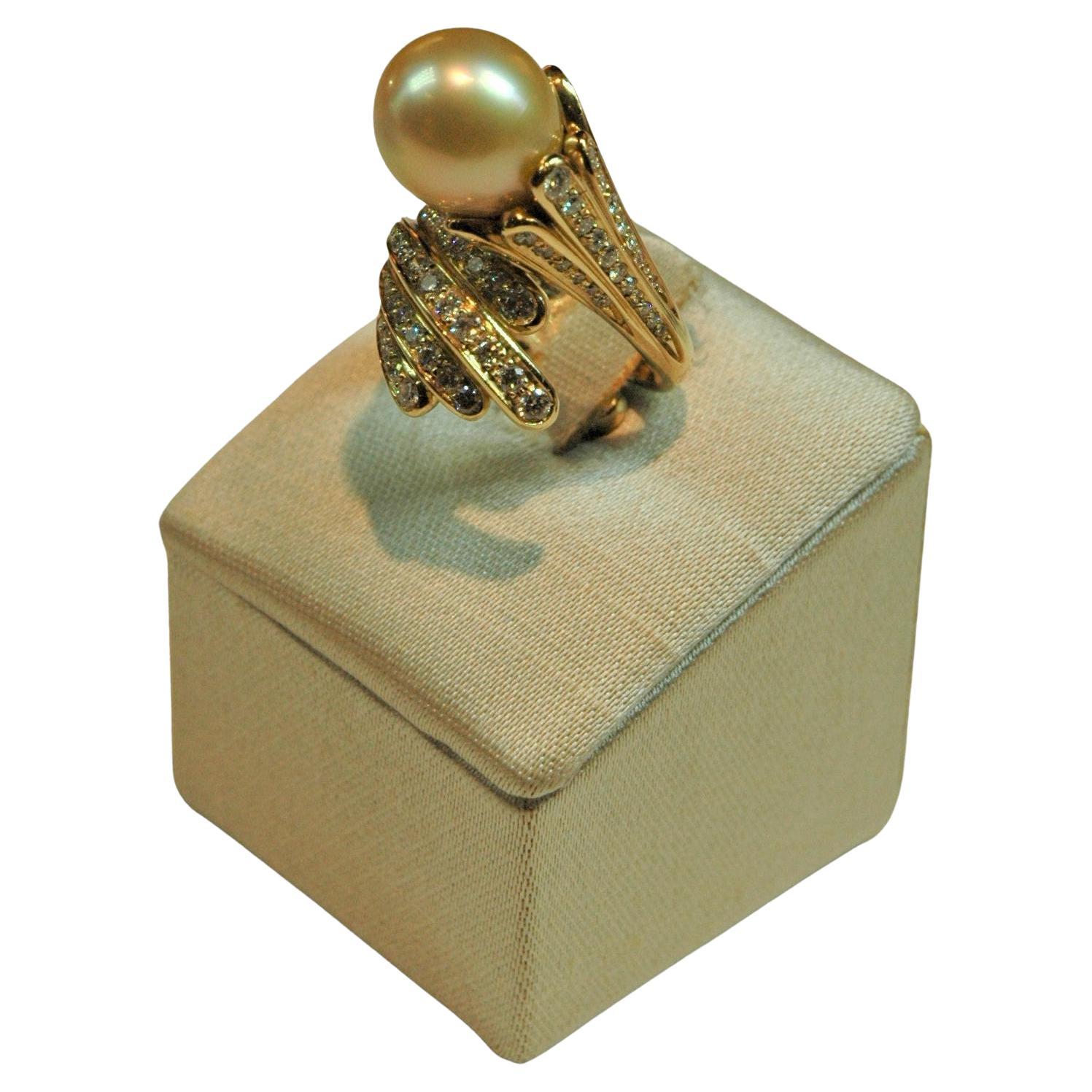 1.31 Carats Diamonds Yellow Gold Golden Pearl Cocktail Ring, Italy Handmade For Sale