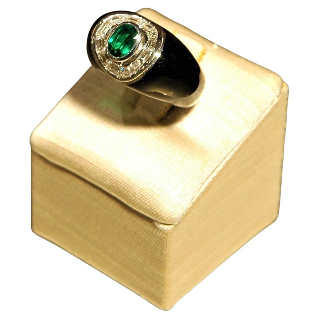 3.23 Ct Diamonds, 1.33 Ct Oval Emerald, Gold and BlackEnamel cocktail ring For Sale