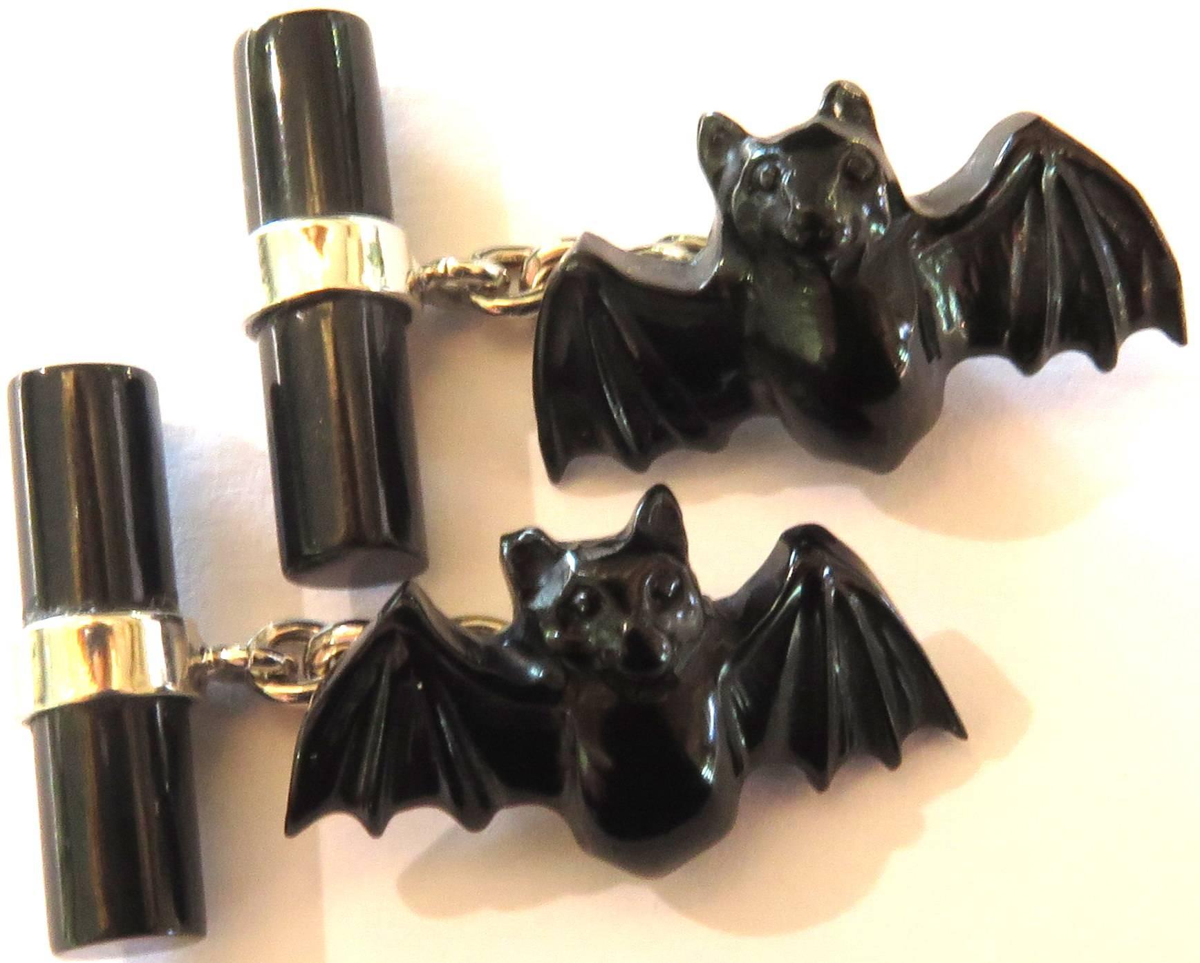 These wonderful bat cufflinks are set in 18k white gold. You will enjoy these timeless critters for more eternity. Each bat is hand carved onyx and would be a great addition to anyone's cufflink collection!
The length of each bat is approx 15/16th