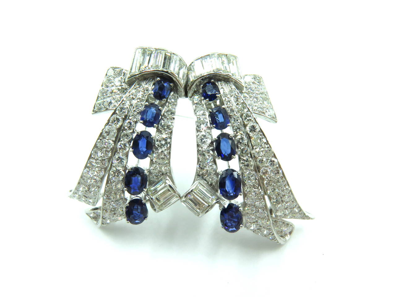 Exquisite 1930s Sapphire Diamond Platinum Double Dress Clip Pin In Excellent Condition In Palm Beach, FL