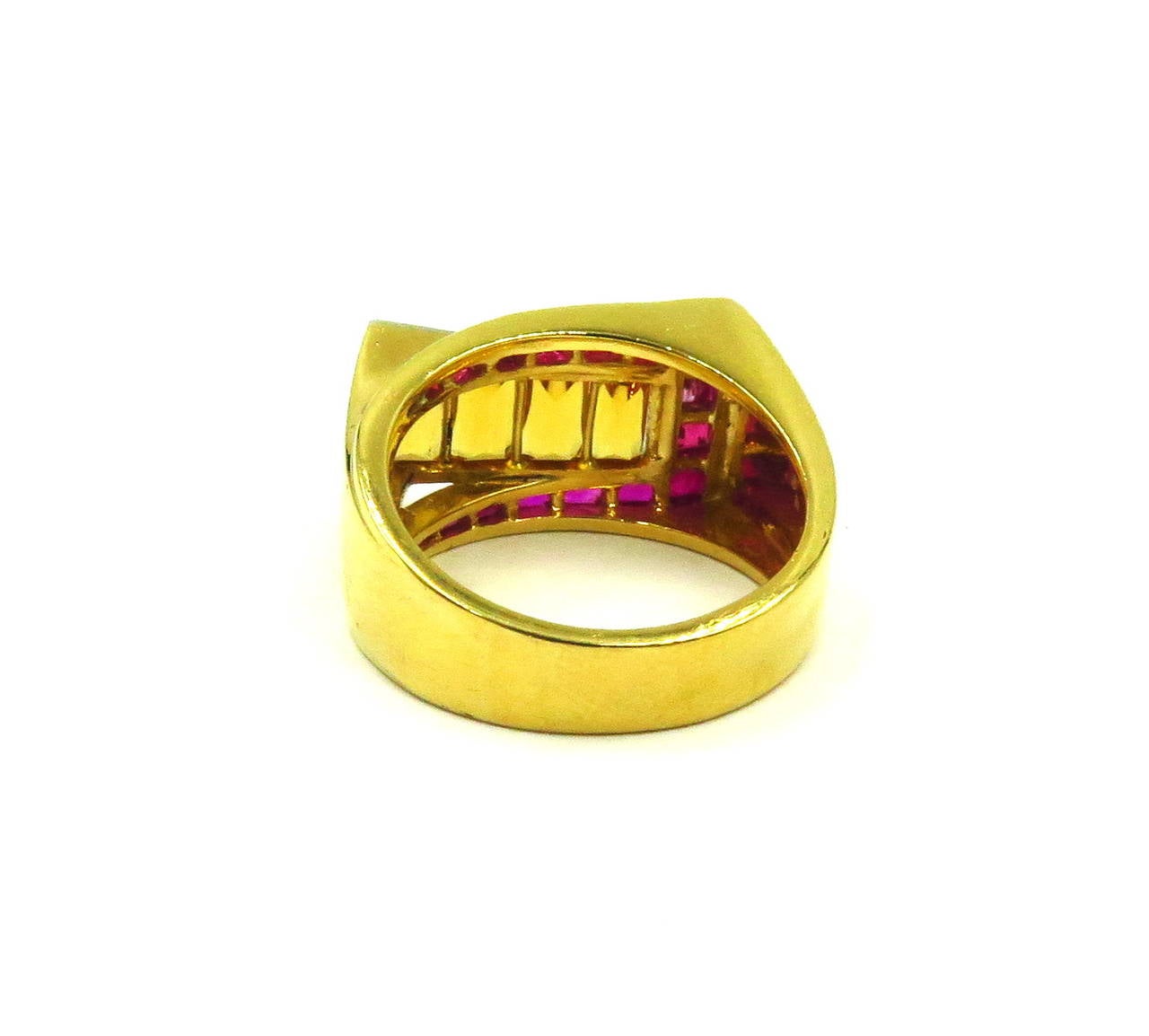 1940s Retro Citrine Ruby Gold Stylized Buckle Motif Ring For Sale 1