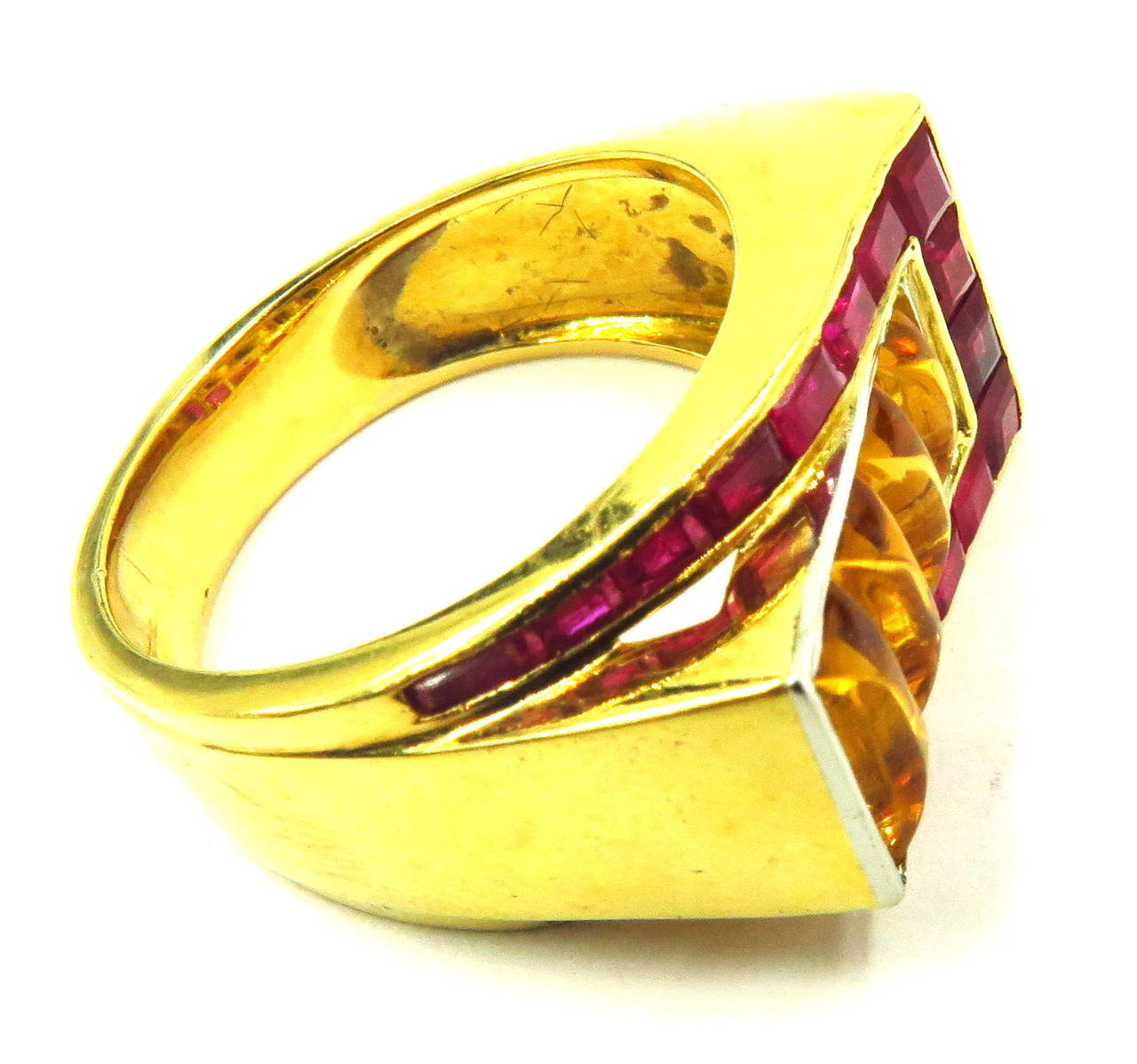 1940s Retro Citrine Ruby Gold Stylized Buckle Motif Ring For Sale 2
