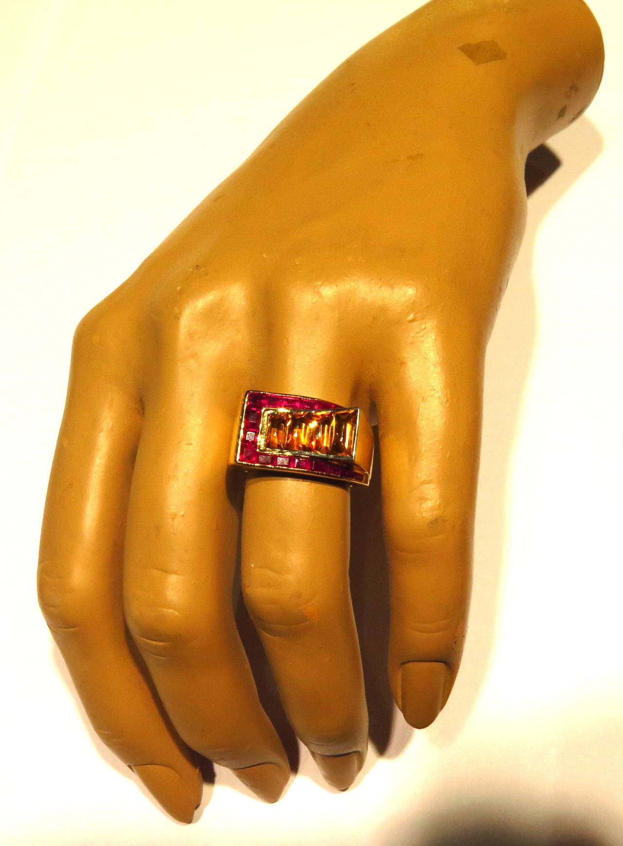 1940s Retro Citrine Ruby Gold Stylized Buckle Motif Ring For Sale 4