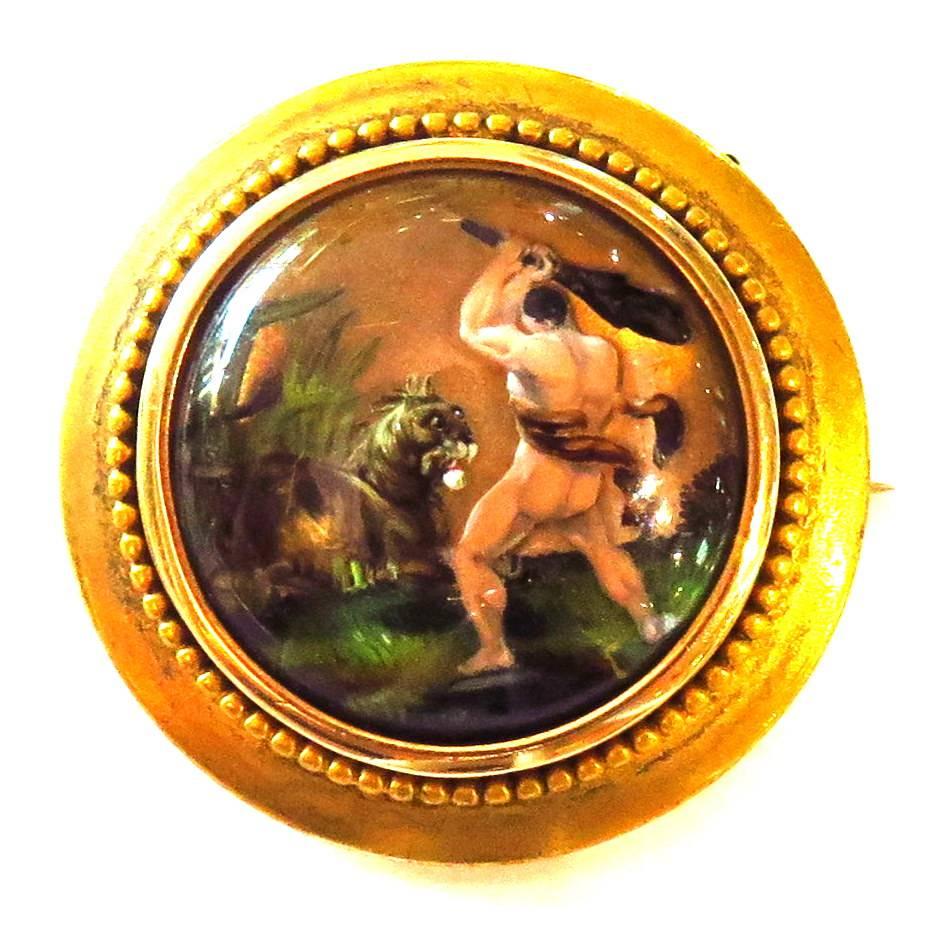 Etruskin Caveman and Lion Essex Crystal Gold Pin In Excellent Condition In Palm Beach, FL