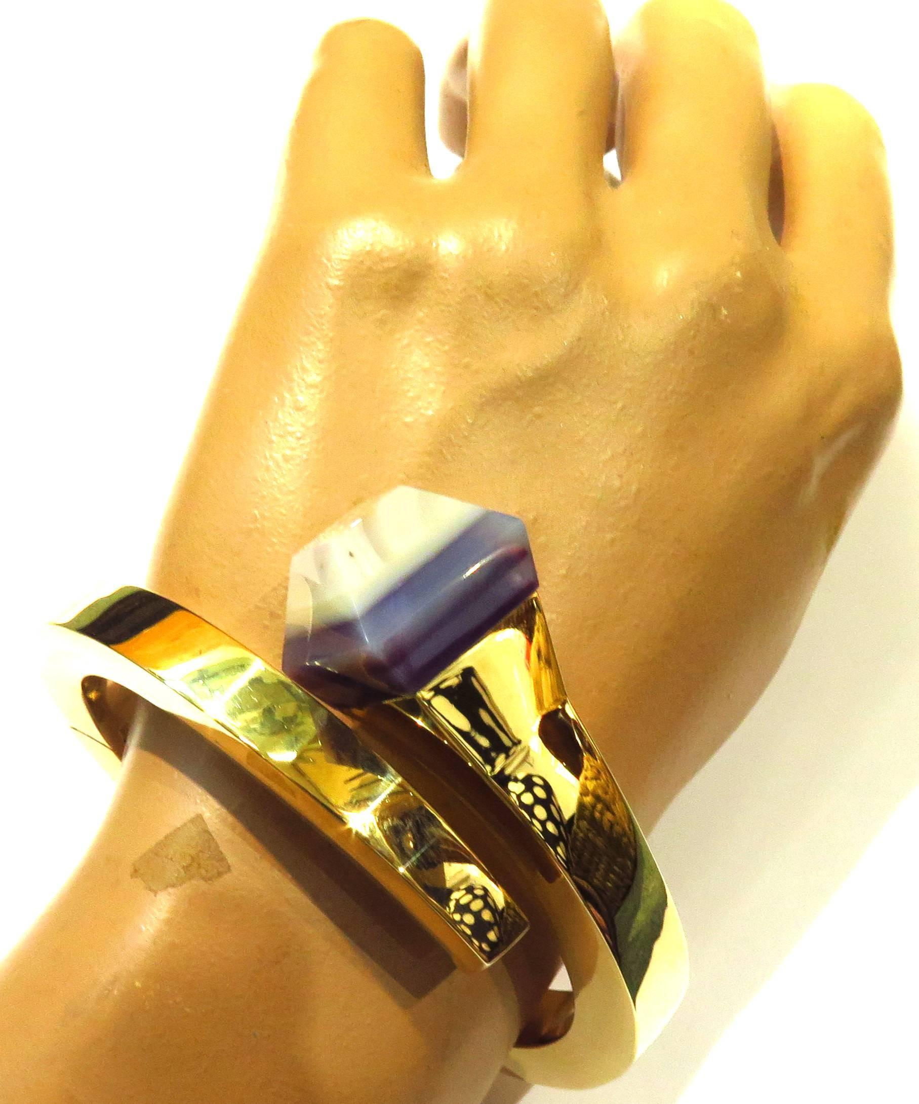Gucci Edgy Banded Agate Gold Large Nail Motif Hinged Bypass Bangle Bracelet 3