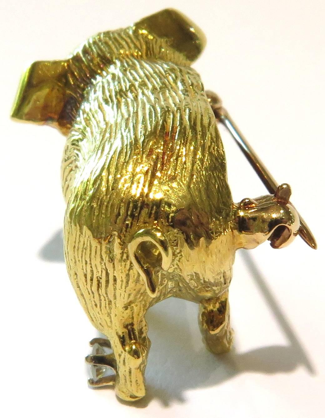 Exceptionally Adorable Ruby Eyes Diamond Gold Pig Brooch In Excellent Condition In Palm Beach, FL