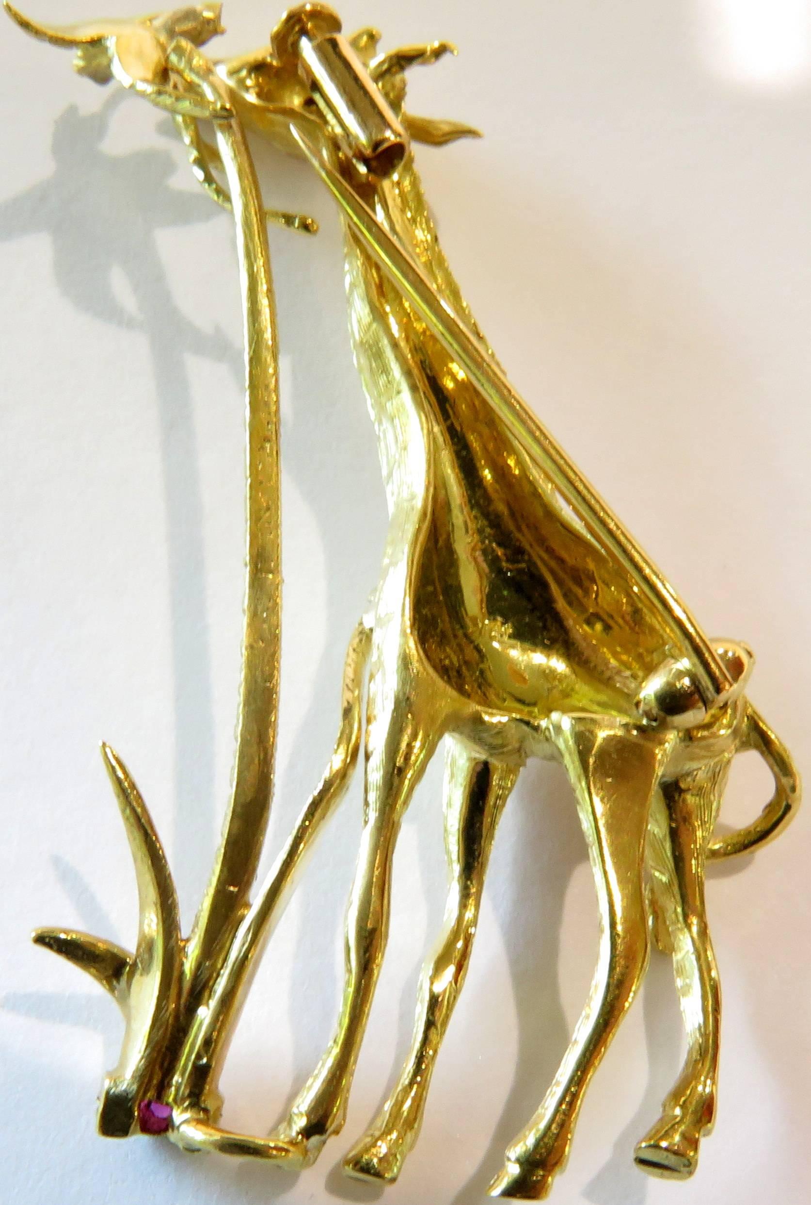 Incredible Ruby Diamond Gold Giraffe Eating Treetops Brooch In Excellent Condition In Palm Beach, FL