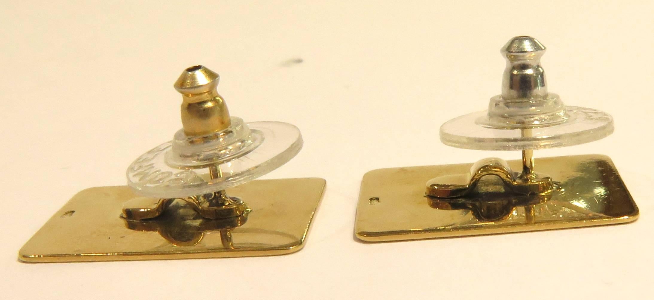 French Enamel Playing Cards Gambling Blackjack Gold Post Earrings In Good Condition In Palm Beach, FL