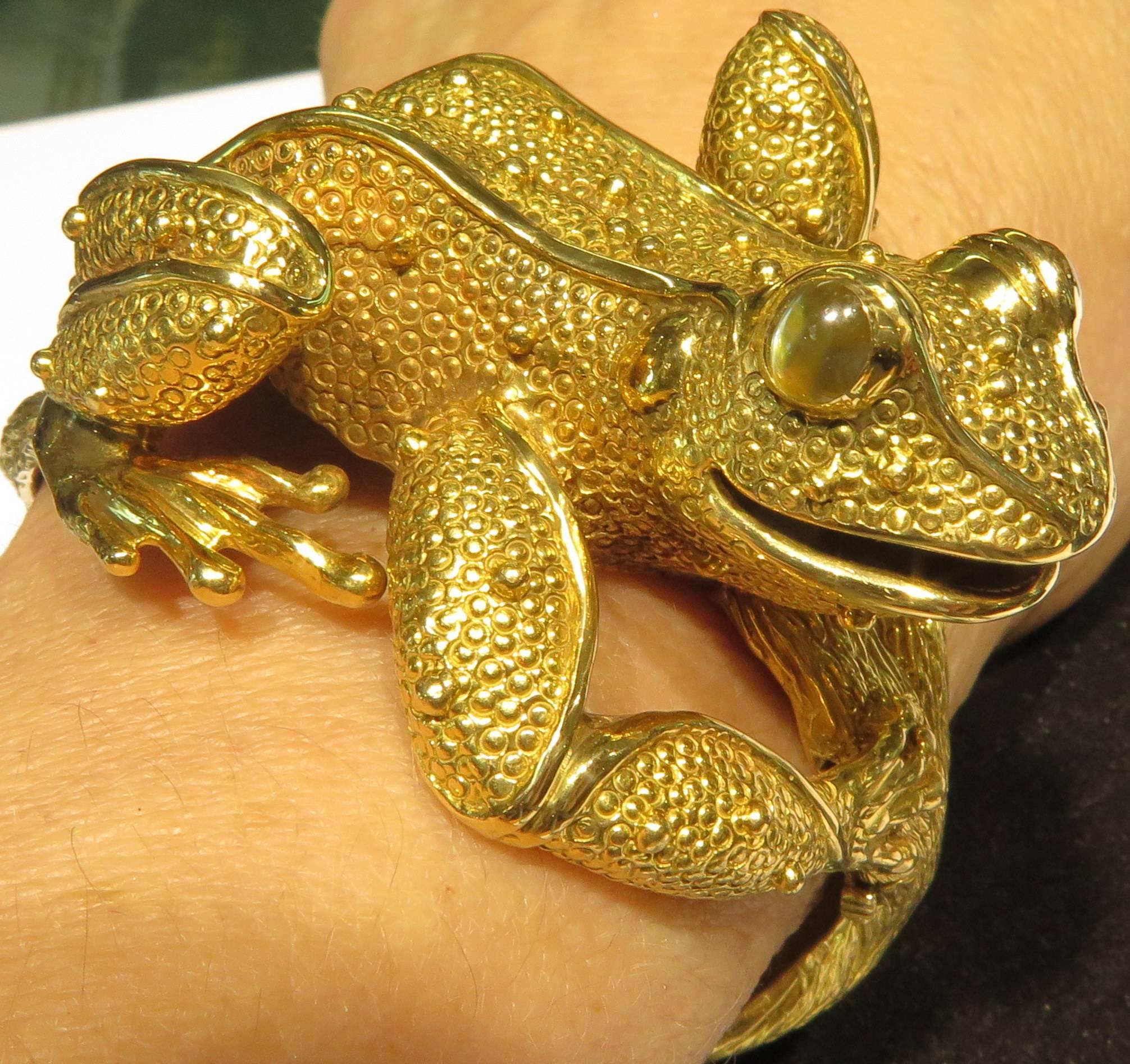 Craig Drake Colossal Chrysoberyl Cats Eye Gold Frog Hinged Bangle Bracelet 3