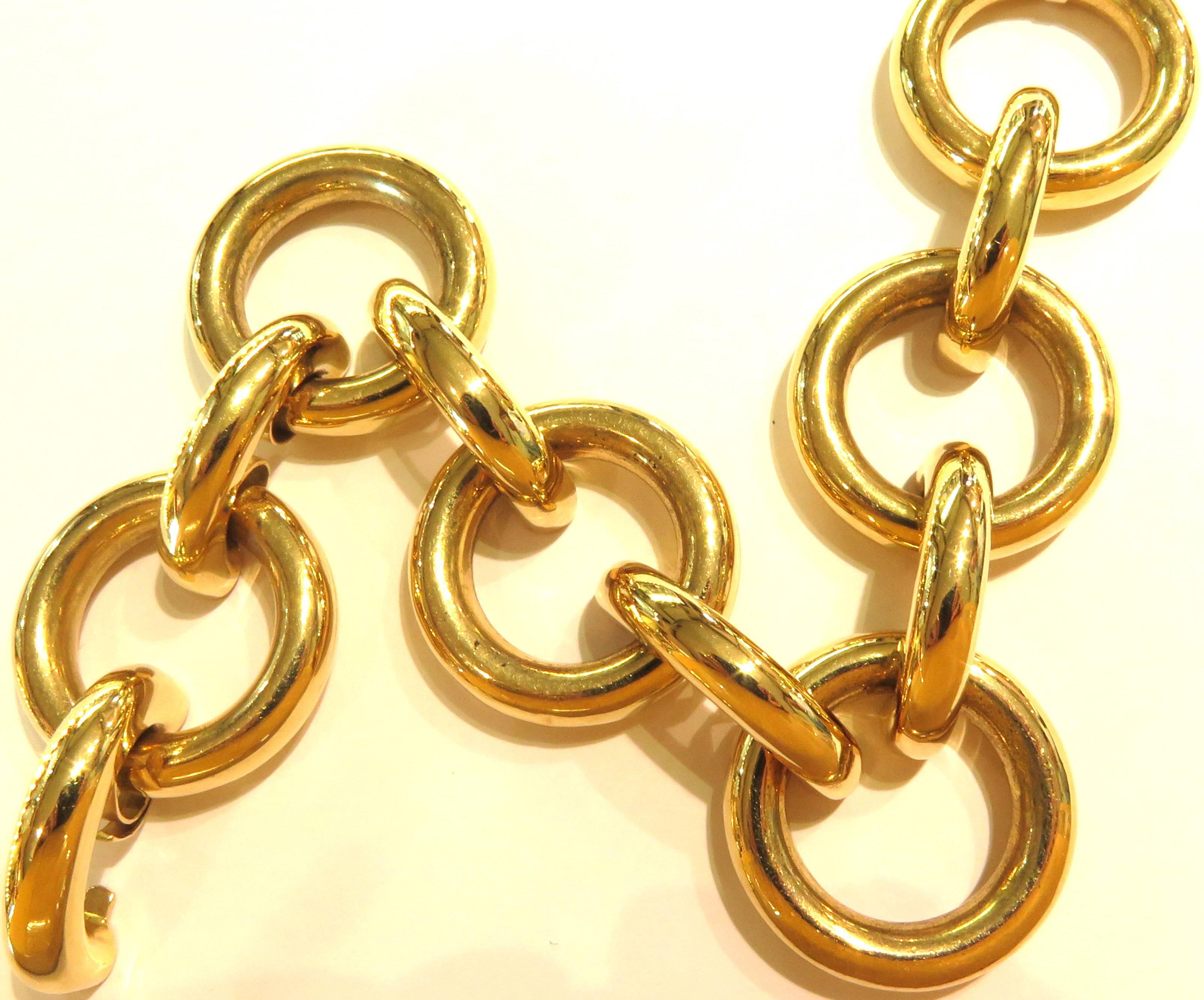 Circular Oversized Gold Links Bracelet 2