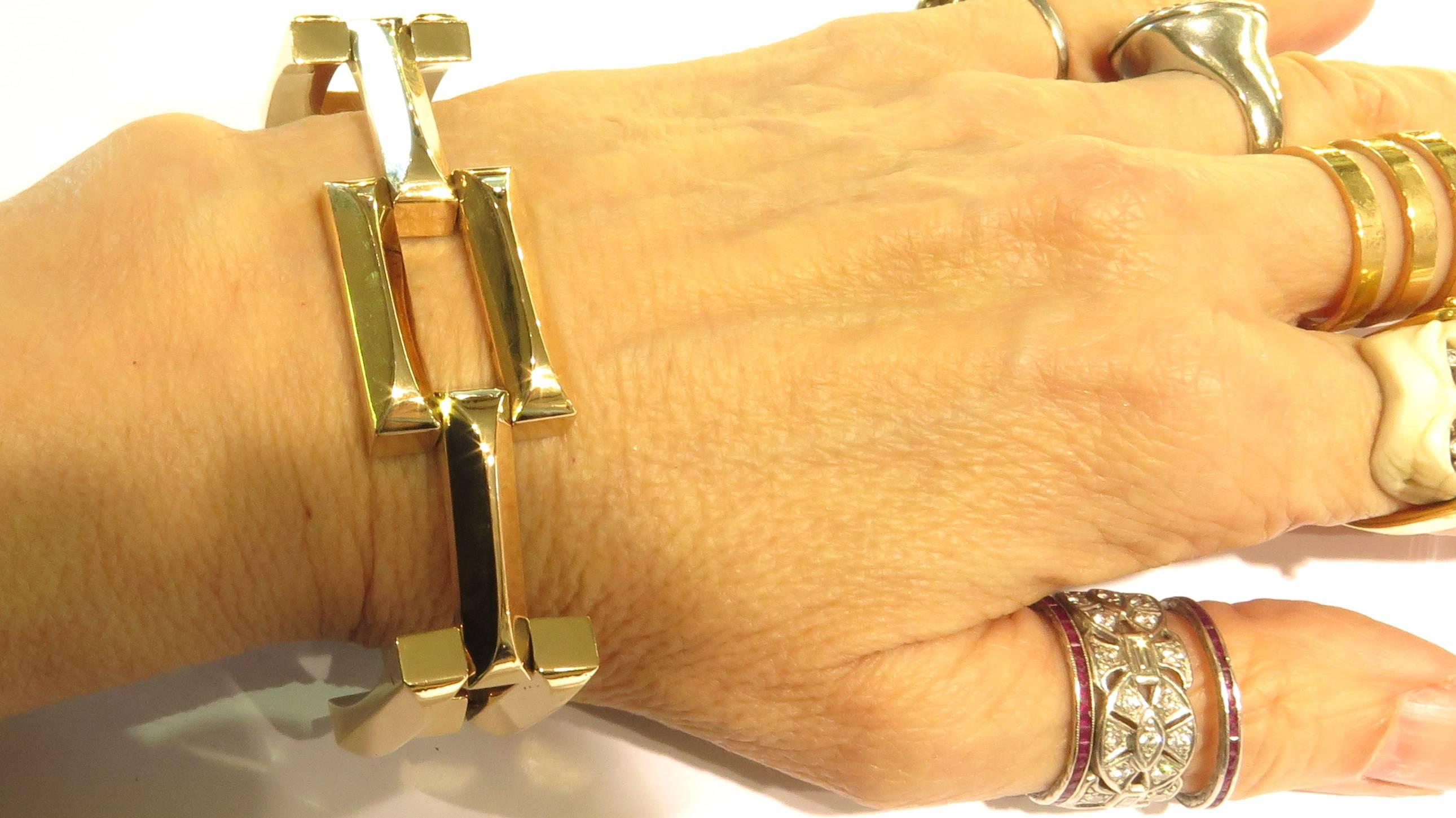 Large Rectangular Solid Link Gold Bracelet Articulated and Foldable / Stackable In Excellent Condition In Palm Beach, FL