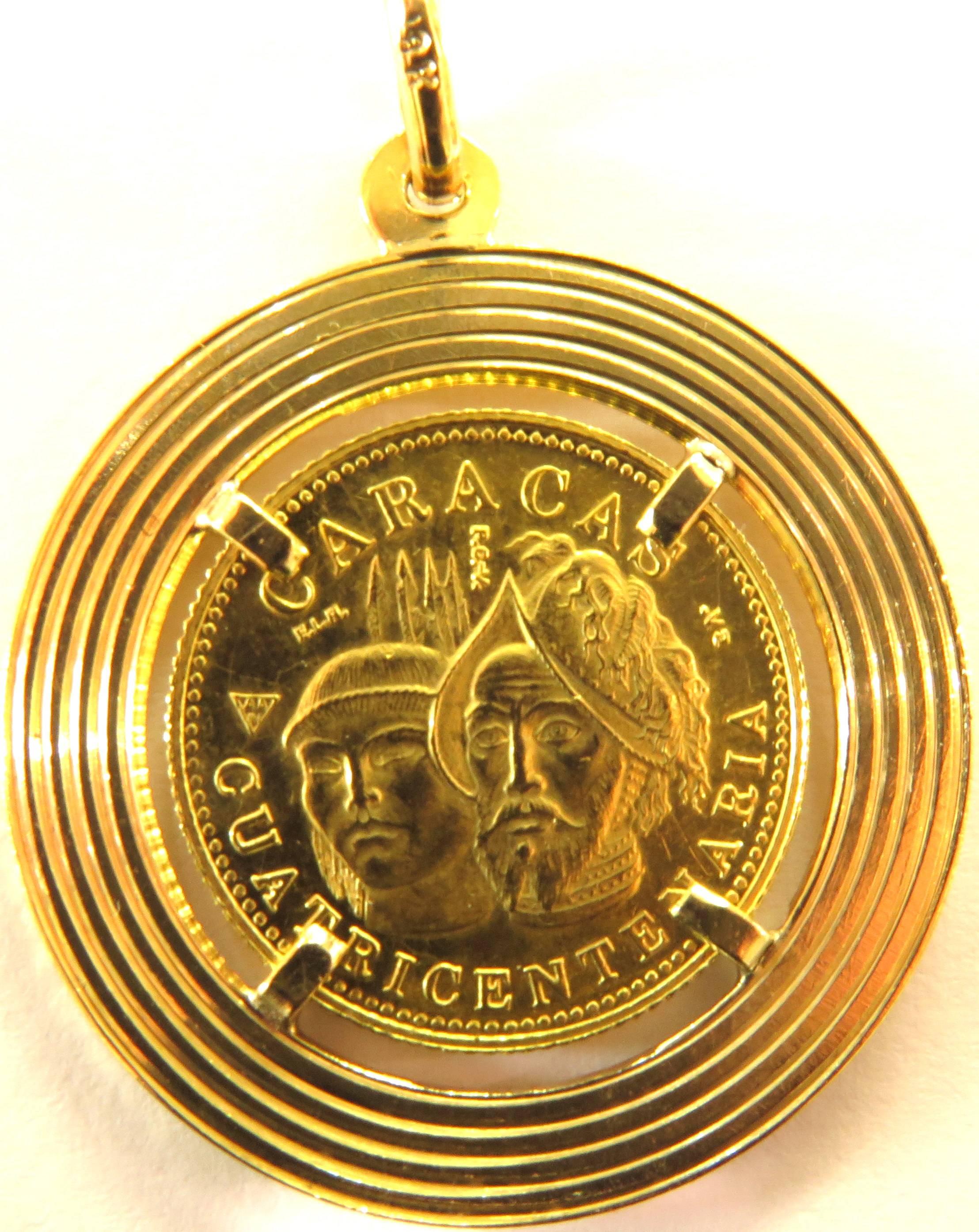 Large Gold Caracas Venezuela Coin Pendant Charm In Excellent Condition In Palm Beach, FL
