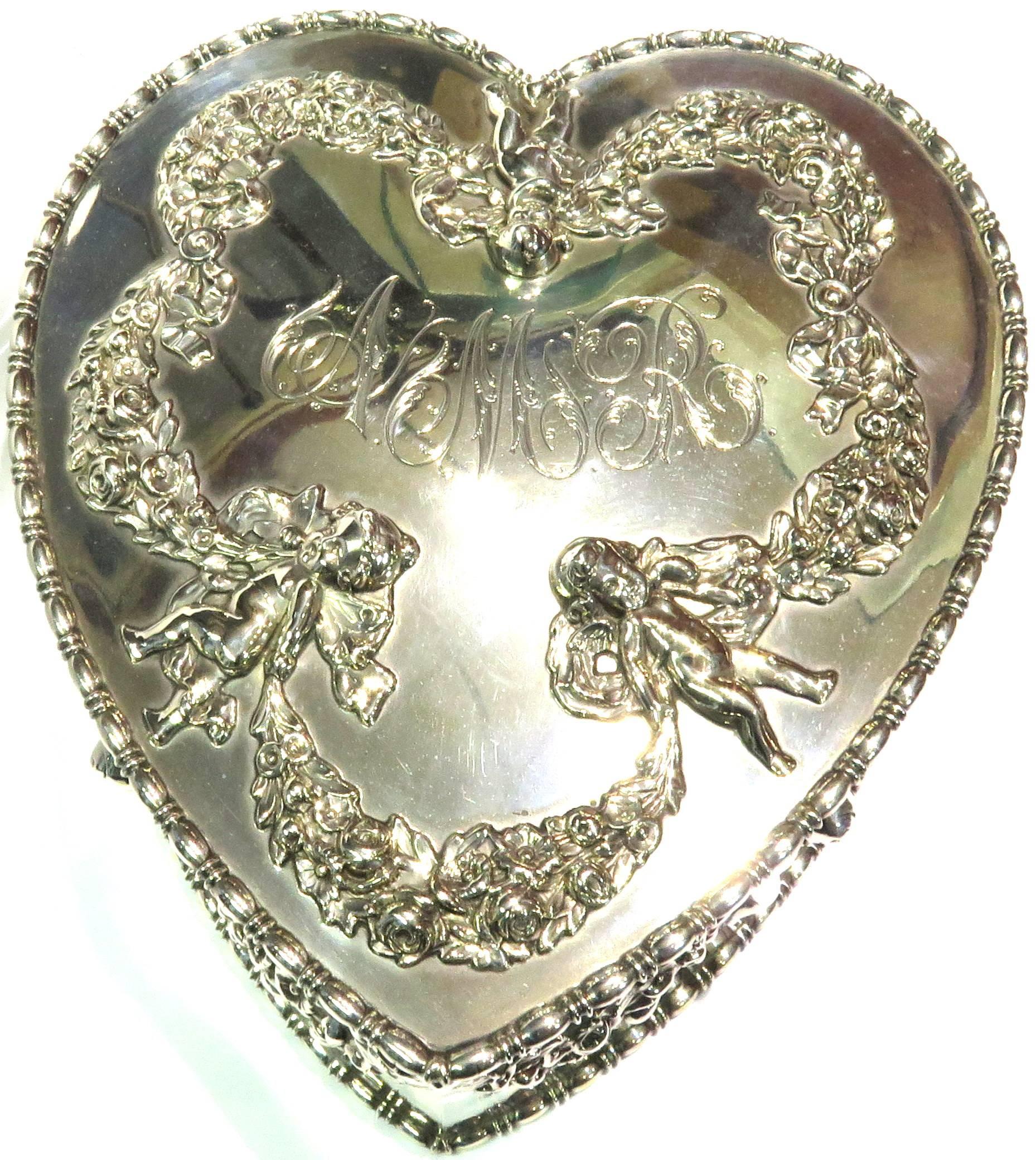 Antique Howard & Co. Large Sterling Heart with Cherubs Jewelry Box In Excellent Condition For Sale In Palm Beach, FL