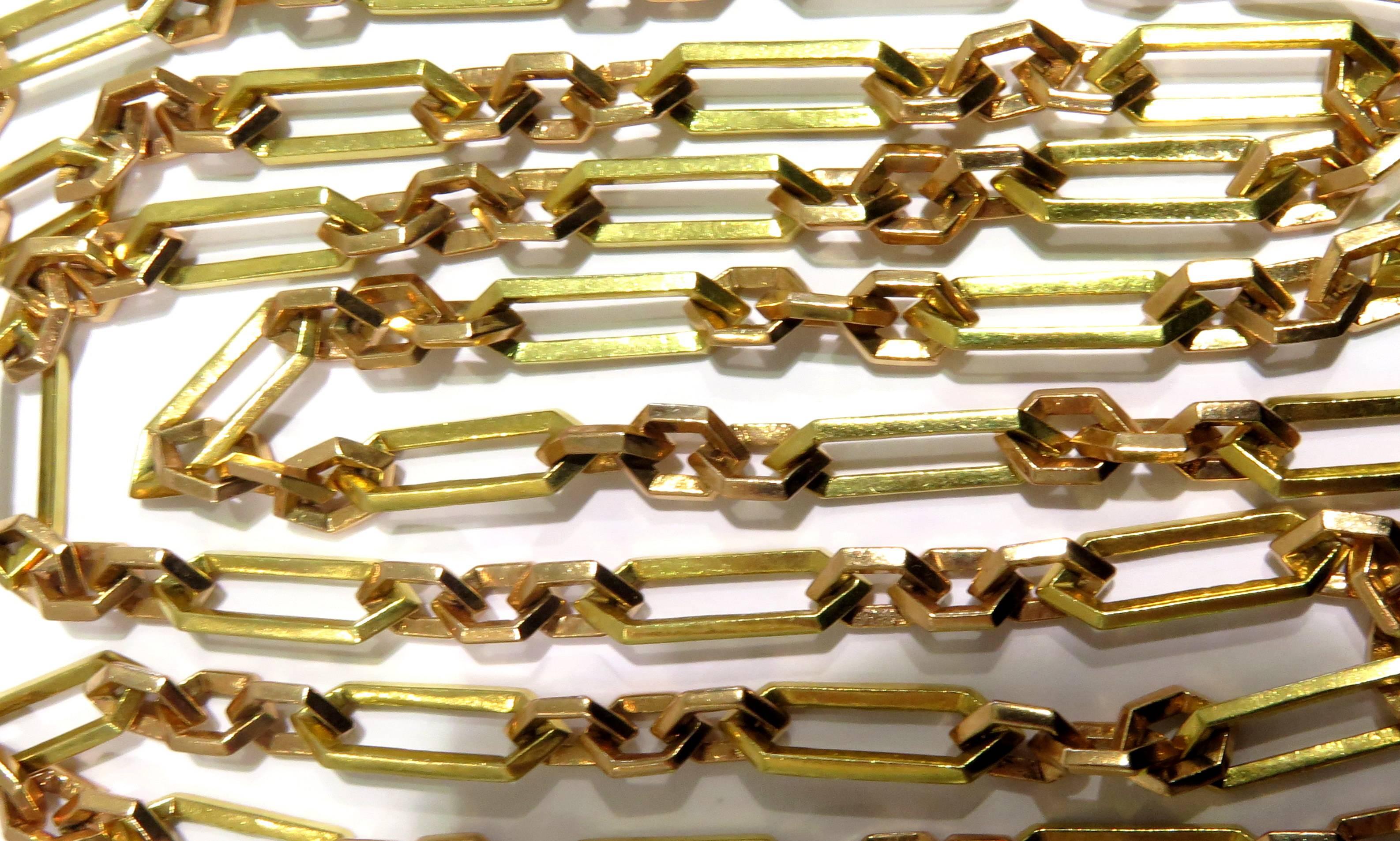 1940s Architectural Long Rose and Yellow Gold Chain Necklace In Excellent Condition In Palm Beach, FL