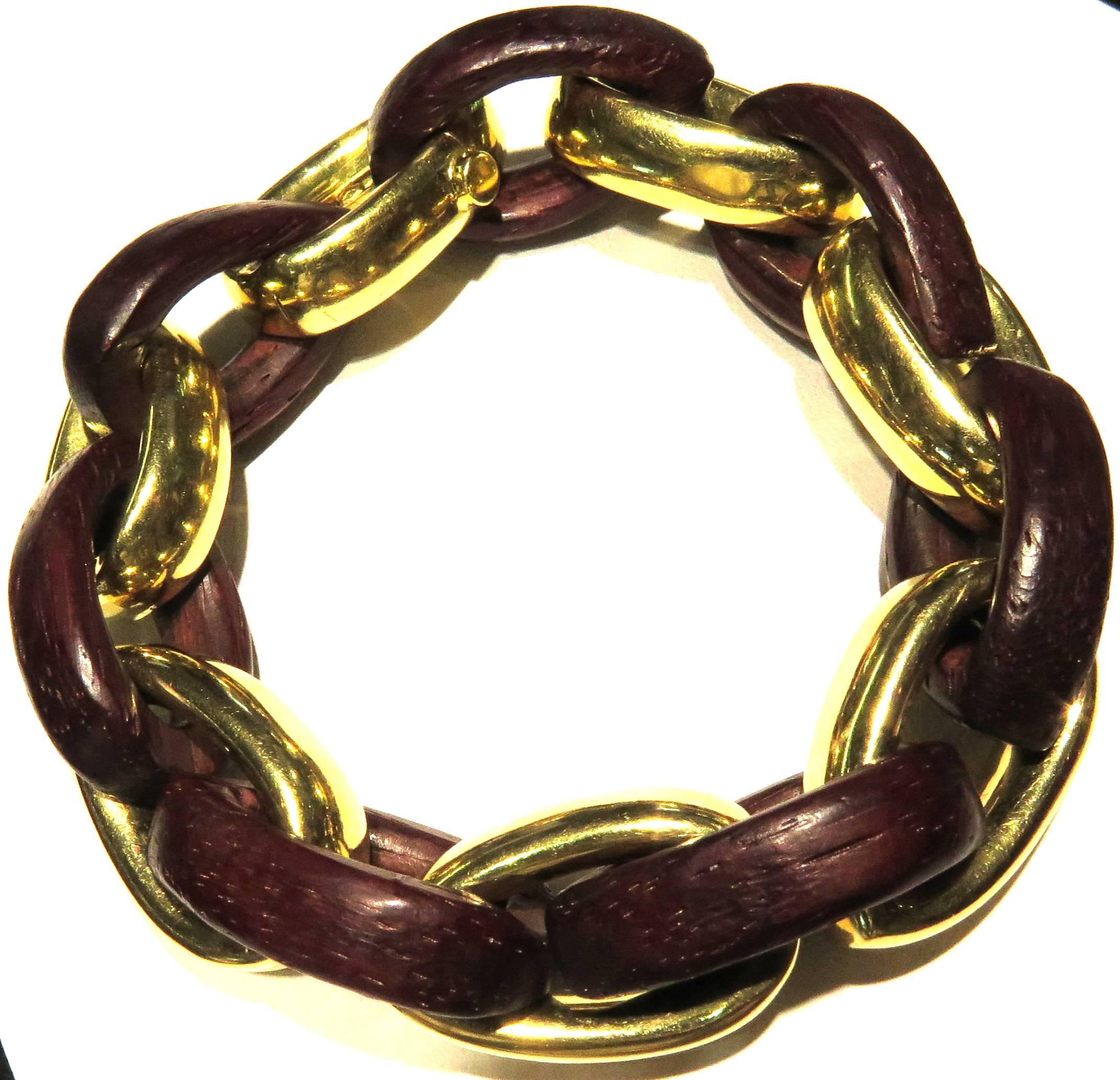 Uniquely Shaped Gold Wood Large Link Bracelet In Excellent Condition In Palm Beach, FL