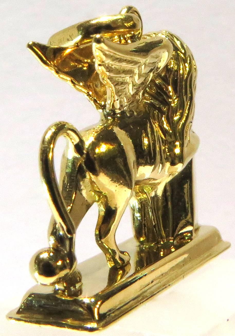 Superb Lion of Saint Mark Is a Symbol of Venice Gold Pendant Charm In Excellent Condition In Palm Beach, FL