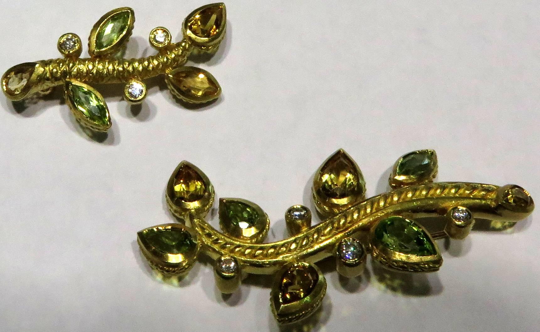 Pair of Judith Ripka Yellow Beryl Peridot Diamond Gold Branch Pins In Excellent Condition For Sale In Palm Beach, FL