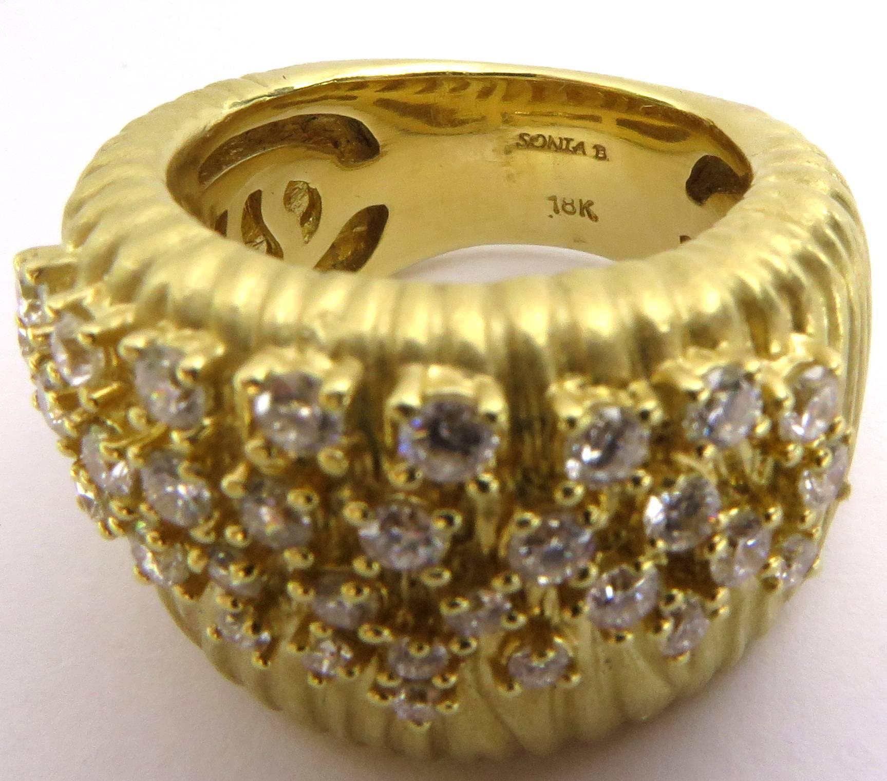 Romantic Sonia B. Wide Gold Diamond Band Ring In Excellent Condition For Sale In Palm Beach, FL
