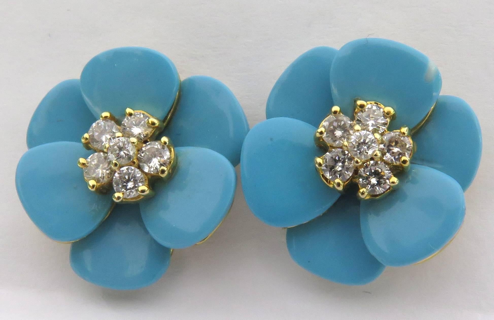 Stunning Turquoise Diamond Flower Post Gold Earrings In Excellent Condition In Palm Beach, FL