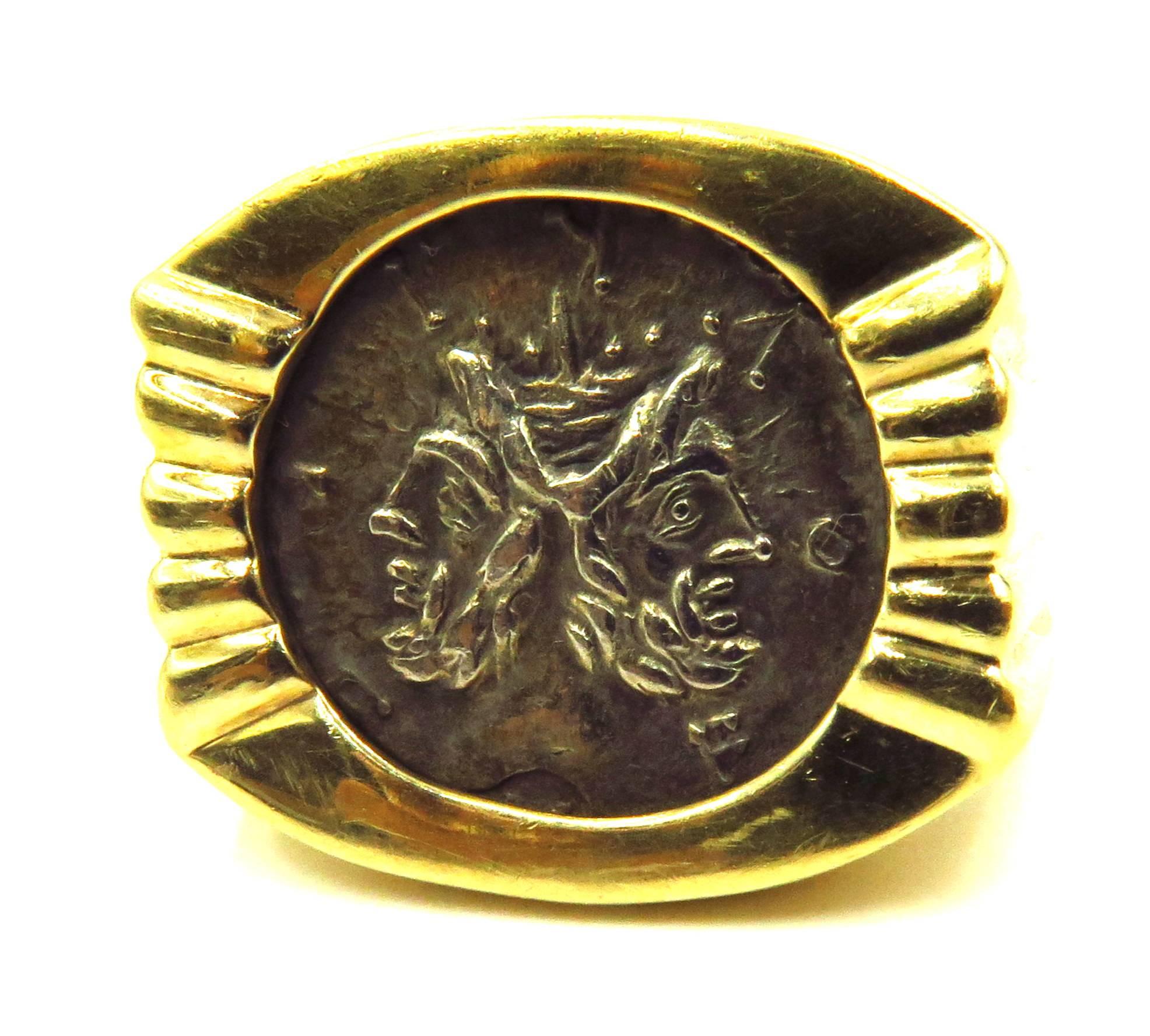Unique Ancient Coin Roman God Janus Denarius Gold  Ring In Excellent Condition In Palm Beach, FL