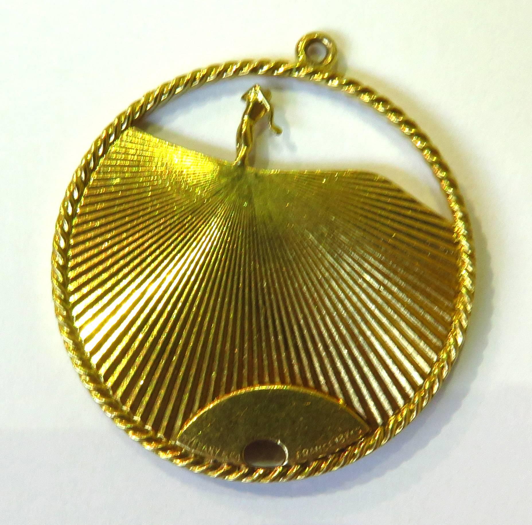 Tiffany & Co France 1950s Golf Hole in One Large Gold Charm Pendant 1