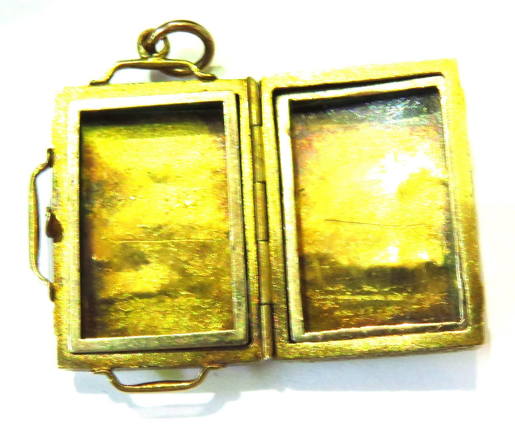 Fabulous Antique Heavily etched Suitcase Motif Gold Locket Charm Pendant 1