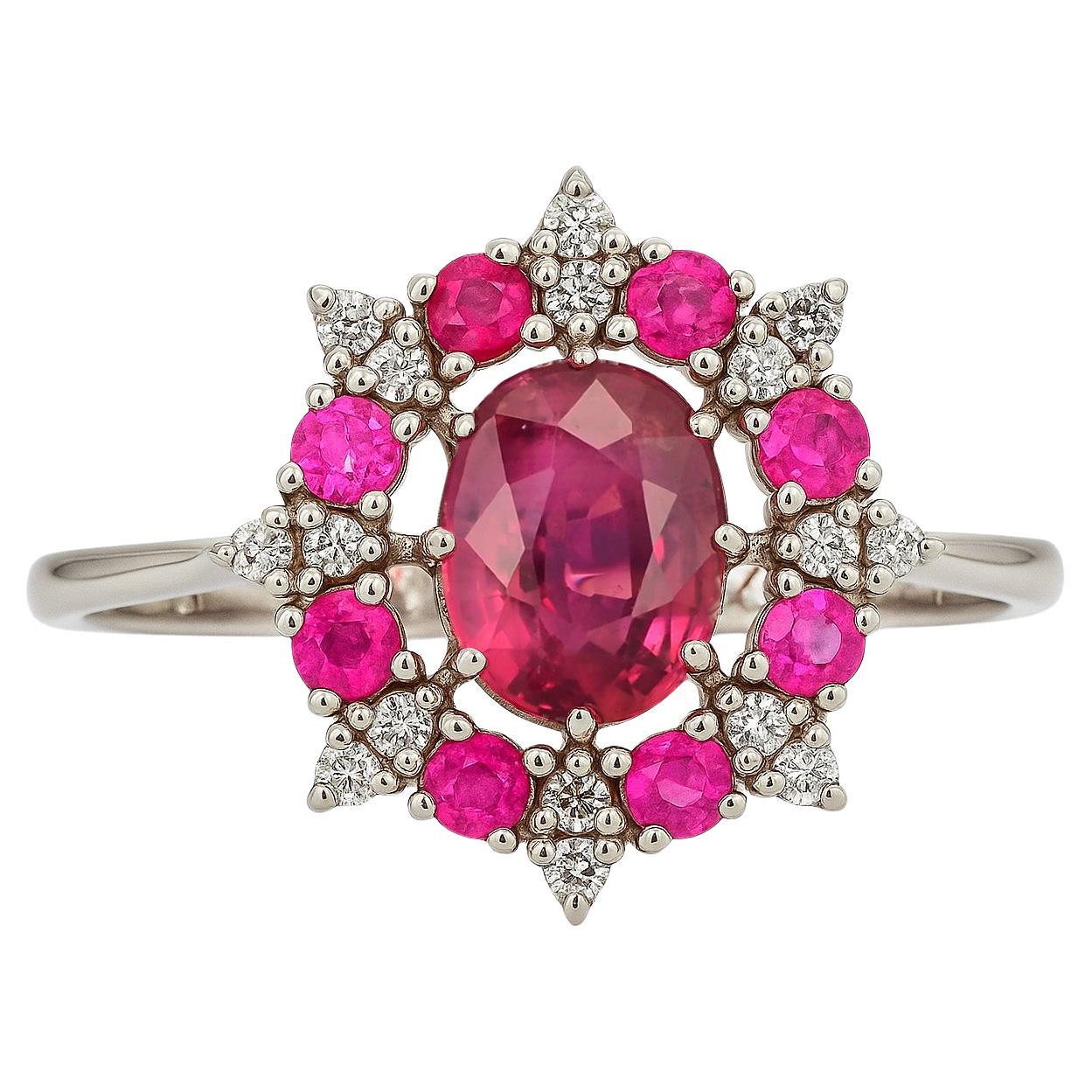 Anello in oro 14 carati con rubino e diamanti. Anello d
oro con fiocco di neve