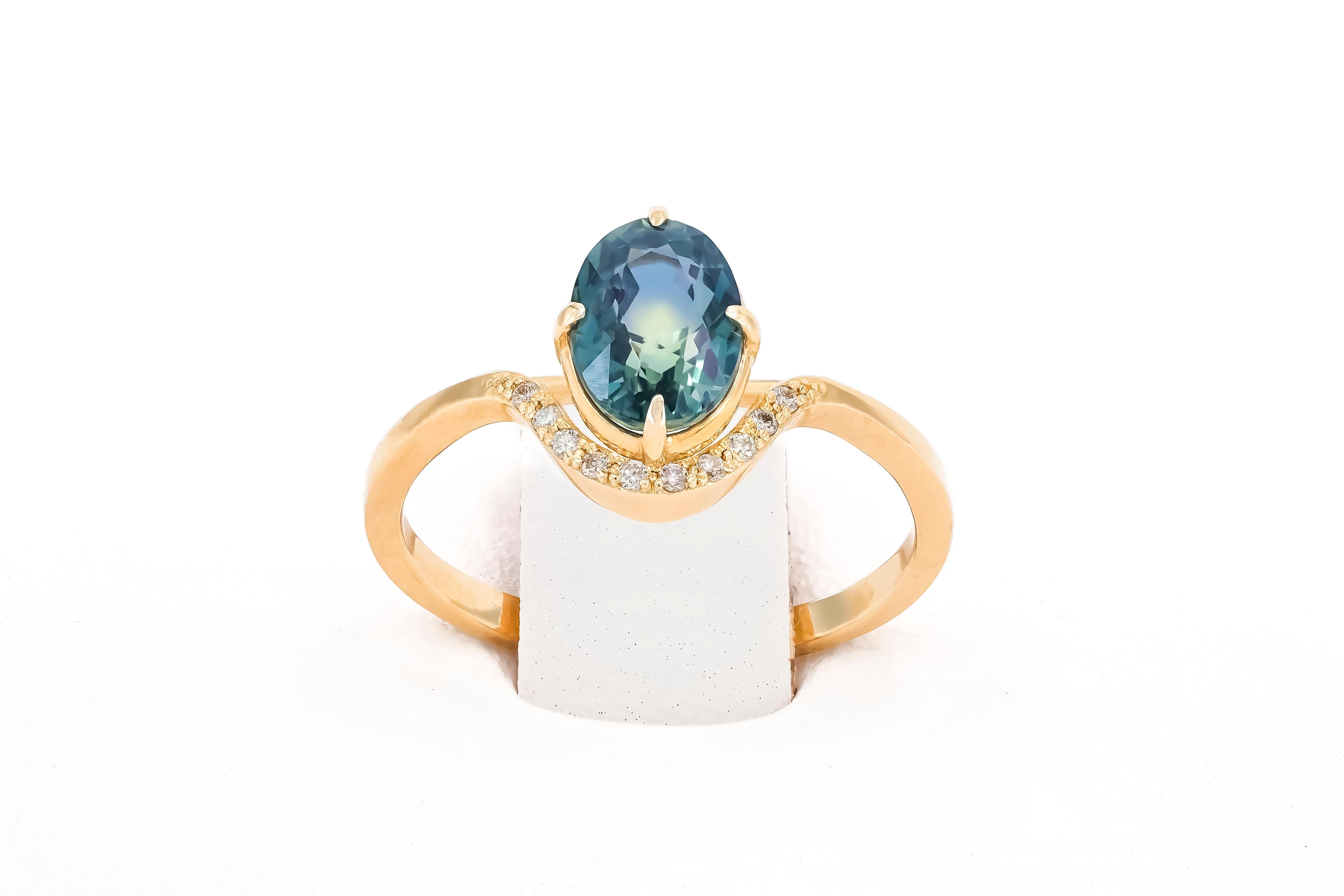 14 Kt Gold Ring with Sapphire and Diamonds 9