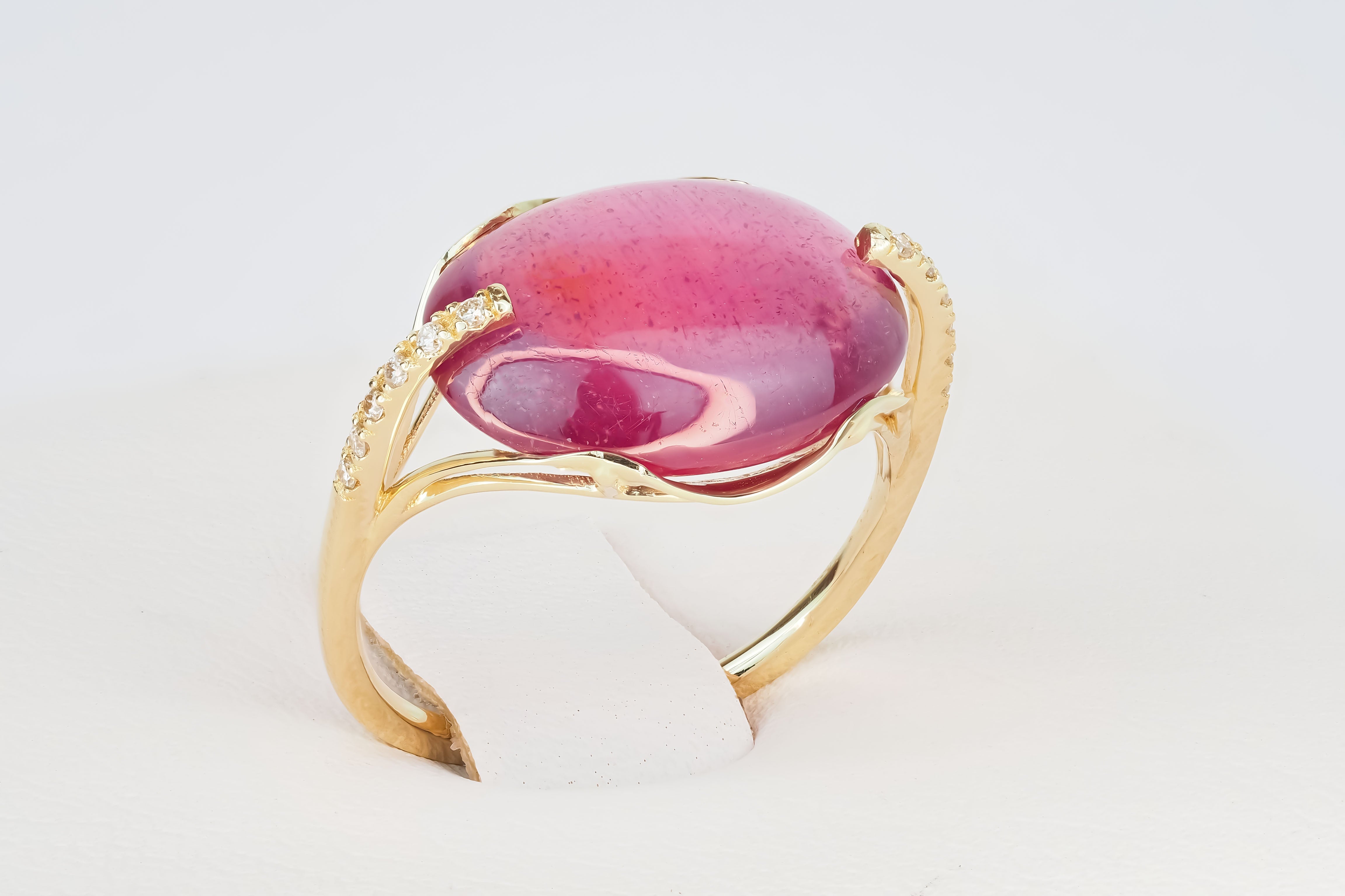 14 Karat Gold Ring with Cabochon Ruby and Diamonds. July birthstone ruby ring In New Condition In Istanbul, TR