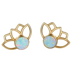 Lotus-Ohrstecker mit Opalen aus 14k Gold. Opal-Gold-Ohrringe