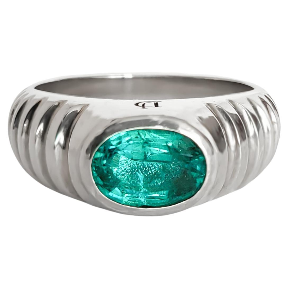 Mens, Unisex Ring with Genuine Emerald