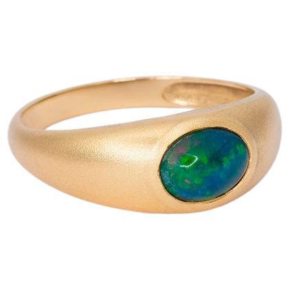 Im Angebot: Ring aus 14-karätigem massivem Gold mit Opal-Cabochon. ()