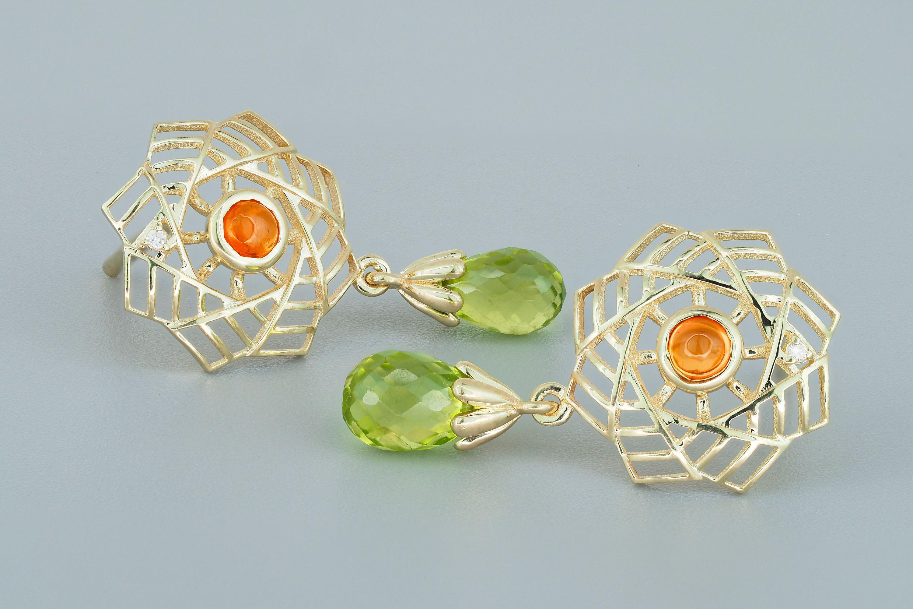 Orecchini con peridoti, zaffiri e diamanti In condizioni Nuovo in vendita a Istanbul, TR