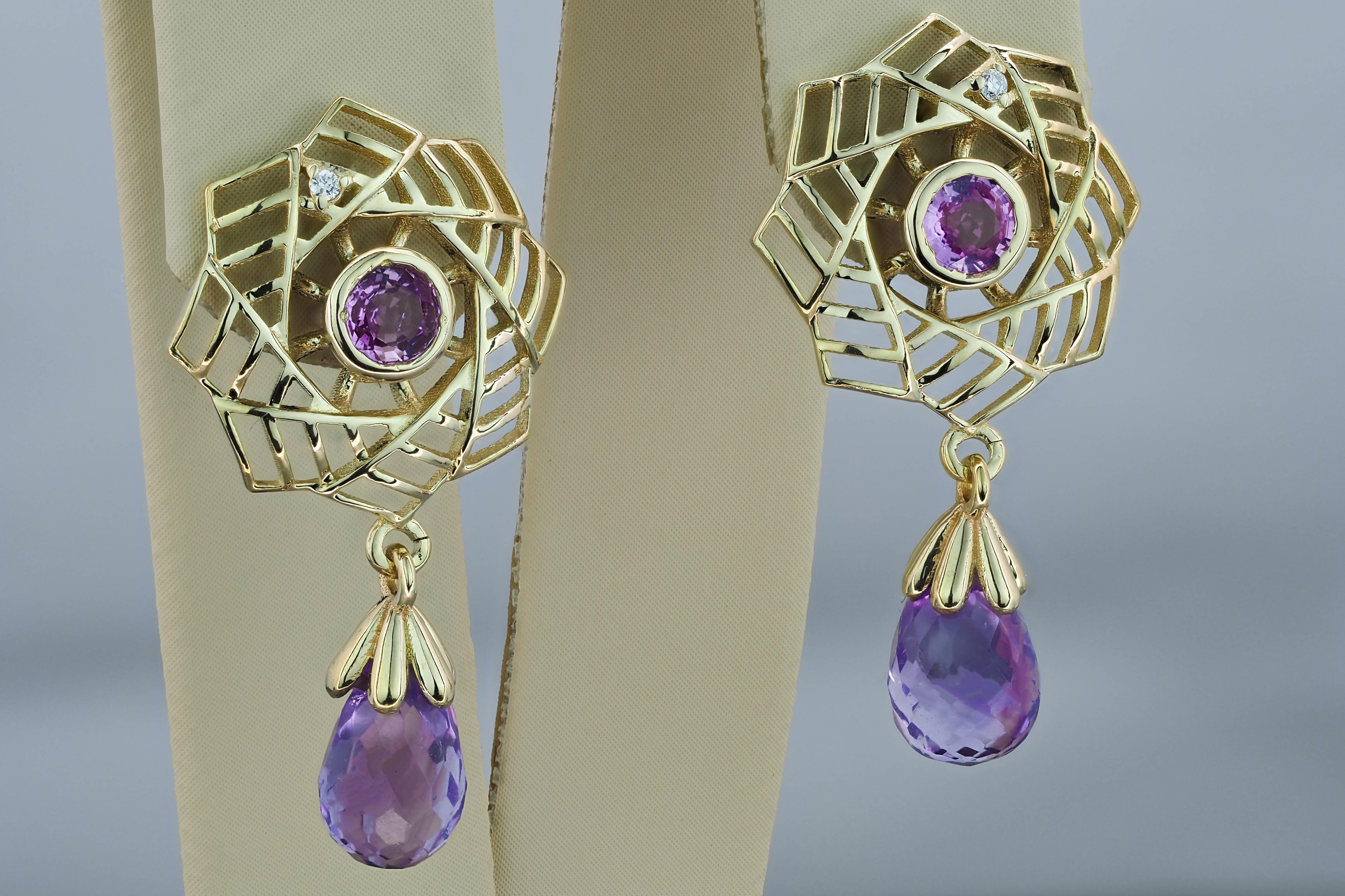 Taille briolette Boucles d'oreilles en améthyste en vente