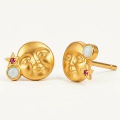 Asymmetrische Opal-Ohrstecker mit Mondmotiv, Silber, Gold