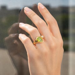 Toi et Moi Gemstone Ring: Peridot and Moissanite