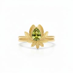 Pear-Cut Peridot Two-Piece Lotus Ring, Silver, gold