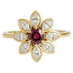 14K Yellow Gold Garnet Daisy Flower Ring